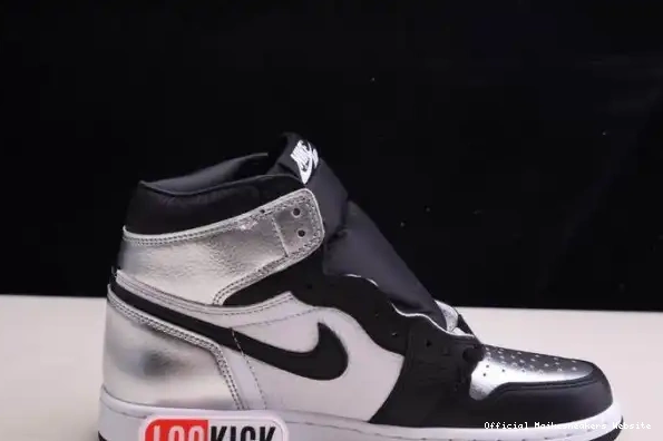 Official Maikesneakers HIGH TOE JORDAN SILVER WMNS OG 1 AIR CD0461-001 0328